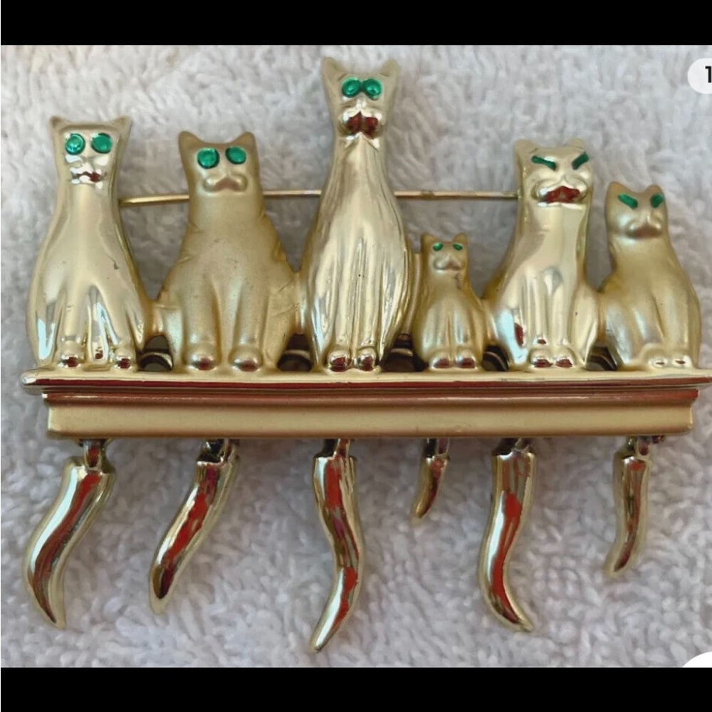 VINTAGE AJC CAT CRAZY SITTING ON A FENCE w/SWINGING TAILS& GREEN Rhinestone EYES